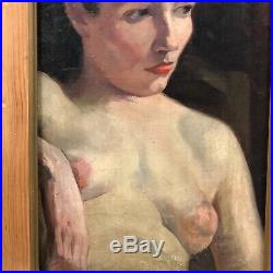Beau portrait d'une femme aux seins nus