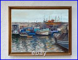 Bretagne, bateaux de pêche amarrés dans le port. HST signée Guy CLARET. 46x61 cm
