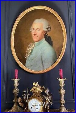 PORTRAIT OVALE D'ÉPOQUE LOUIS XVI D'UN HOMME DE QUALITÉ HUILE SUR TOILE XVIIIe
