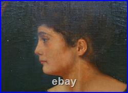 Portrait de Femme Ecole Française de la fin du XIXème siècle Huile sur Toile