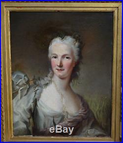 Portrait de Femme Ecole Française du XVIIIème siècle huile sur toile