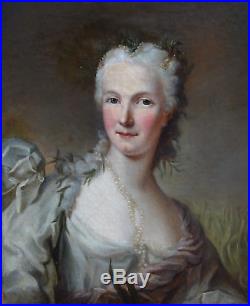 Portrait de Femme Ecole Française du XVIIIème siècle huile sur toile