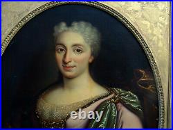Portrait de femme Ecole Française du XIXème siècle Huile sur toile Tours