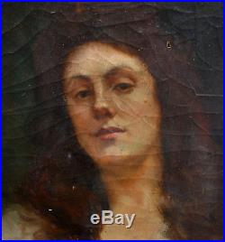 Portrait de femme Ecole française du XIXème siècle Huile sur toile