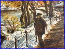 Tableau cadre sur toile Huile sur toile signe un promeneur dans un parc enneigé